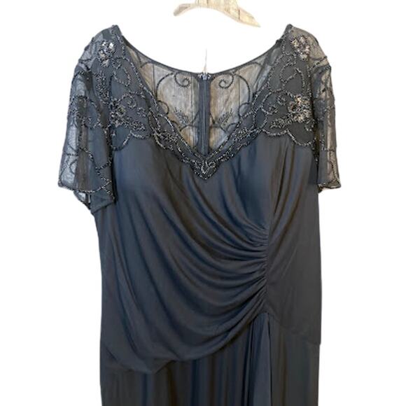 XSCAPE EVENINGS Charcoal Beaded Short Sleeve Ruched Gown Plus Size 22W NWT - Picture 1 of 10